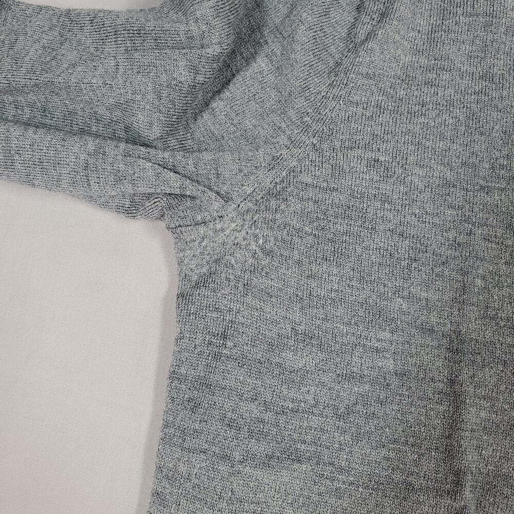 GAP 100% Extra Fine Merino Wool V-Neck Sweater Mens Size M - Picture 5 of 9